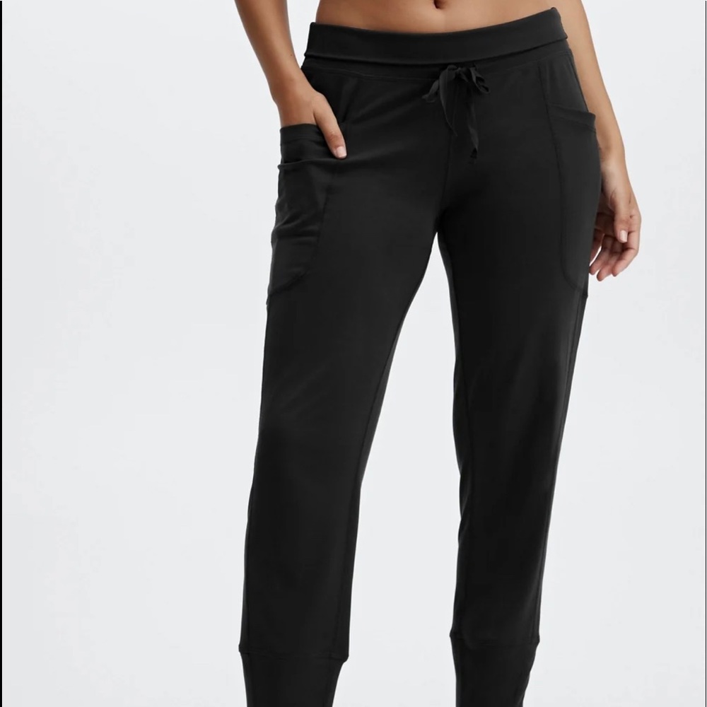 Fabletics sleek knit drawstring pant